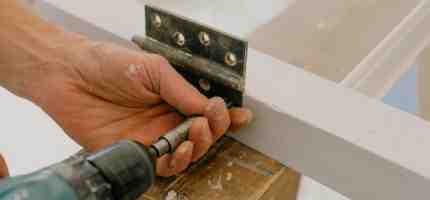 How to Adjust Cabinet Hinges